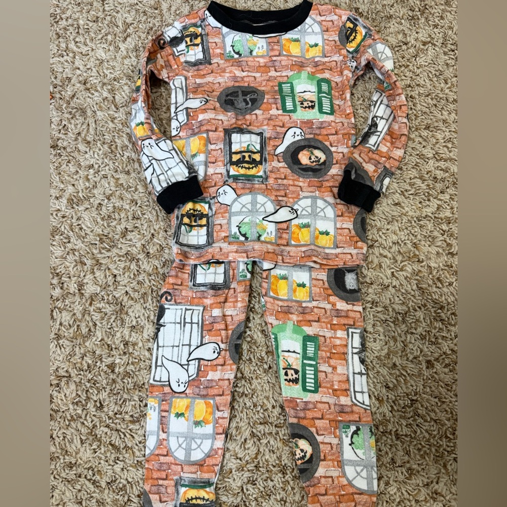 Burtsbees Halloween pajamas